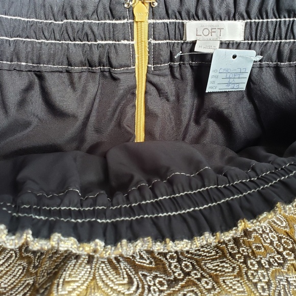 Skirt - Picture 2 of 3